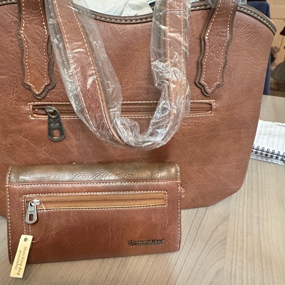Montana West Brown Embroidered Women's Bag concealed carry section with wallet - Picture 6 of 11